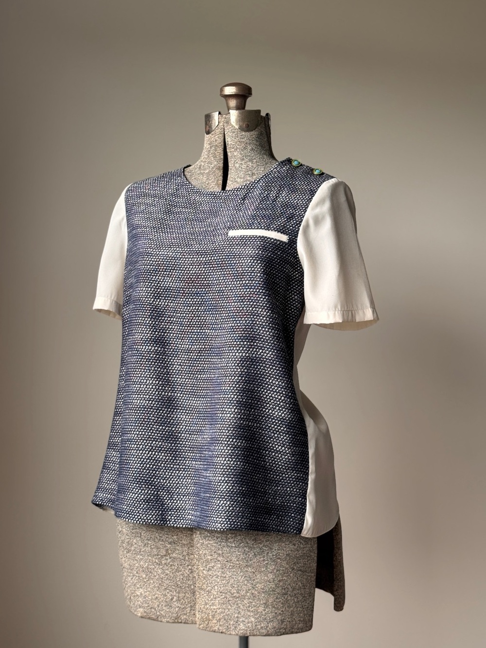 Sachin & Babi Navy Textured Front Panel Short-Sleeve Blouse with White Sleeves
